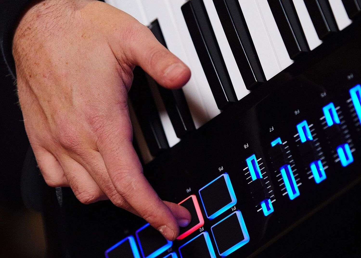 Features Of The Keytar That Will Transform Your Music Experience ...